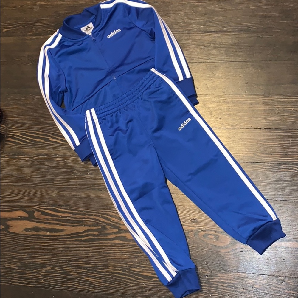 Adidas Sweatsuit outfit